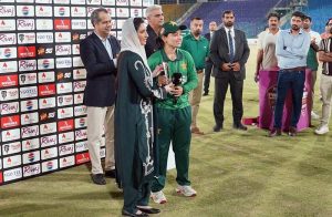 First Lady Bibi Aseefa Bhutto Zardari distributed medals to match officials at the closing ceremony of the final match and presented the Player of the Match award to captain Fatima Sana for her outstanding performance