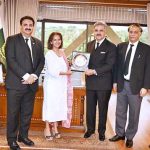 The Honorable Chief Justice of Pakistan, Mr. Justice Yahya Afridi presenting a souvenir to, Barrister Saira Kabir Sheikh, King's Counsel at Francis Taylor Building Chambers, London at the Supreme Court of Pakistan
