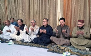 Governor Khyber Pakhtunkhwa Faisal Karim Kundi, along with PPP leaders Qamar Zaman Kaira, Nayyar Hussain Bukhari and Nadeem Afzal Chan, offers fateha and condoles with PPP MNA Mir Aijaz Hussain Jakhrani over the death of his son Mir Zaid Hussain Jakhrani at Jakhrani House