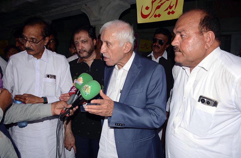 Federal Minister for board of investment, Qaiser Ahmad Shaikh, talking to the media persons