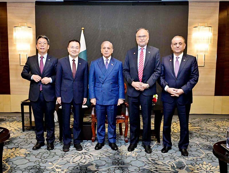 Prime Minister Muhammad Shehbaz Sharif meeting with Zhang Bingham, President of CCCC and Du Fei, Chairman CRBC