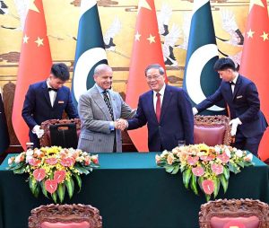 Prime Minister Muhammad Shehbaz Sharif and Chinese Prime Minister Li Qiang witnessing signing of MoUs/Protocols