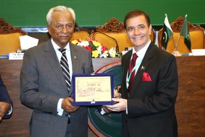 Director General, NIPA Dr. Syed Saif ur Rehman Presents Souvenir to the Chief Guest Governor Sindh Syed Muhammad Nehal Hashmi during the Graduation ceremony of 39th Senior Management Course (SMC) at National Institute of Public Administration, (NIPA)