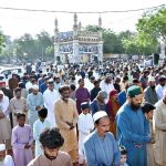 A large number of faithful offering Eidul Azha prayers at Liberty Chowk