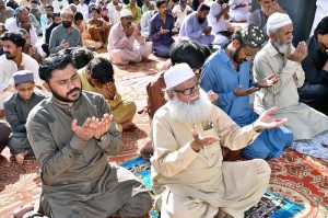 A large number of faithful offering Eidul Azha prayers at Liberty Chowk