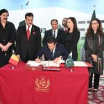 Prince Edourad De Linge-La Termoille Of Belgium recording his comments on visitors book placed at Senate Of Pakistan, Parliament House