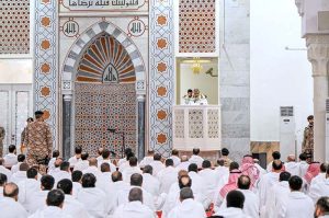 Imam of the Prophet's Mosque Sheikh Ali Al-Hudhaifi delivered the Arafah sermon at Namirah Mosque