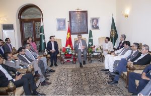 Pakistan's Ambassador to China Khalil Hashmi speaking at an insightful conversation on Enhancing Bilateral Trade with People's Republic of China Pakistan's All Weather Strategic Partner at State Guest House. Chinese Consul General Yang Yundong , DG Foreign Affairs Liaison Office Muhammad Irfan Soomro also present on the occasion