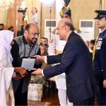 President Asif Ali Zardari confers Sitara-i-Shuja’at upon the family of Shaheed Liaqat Ali, a former Pakistan Railways employee who embraced martyrdom while foiling a suicide attack in Attock