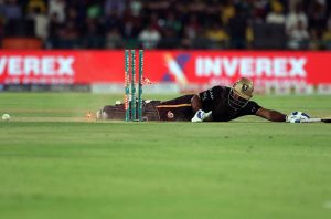 Hyderabad Kingsmen Kusal Perera run out (Bracewell) during the Pakistan Super League (PSL) final match between Hyderabad Kingsmen and Peshawar Zalmi at Gaddafi Stadium