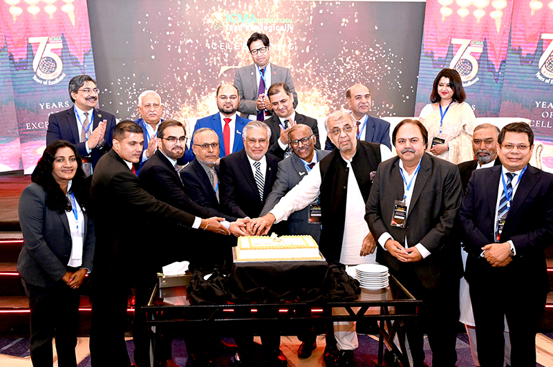 Deputy Prime Minister and Foreign Minister, Ishaq Dar with participants cut the cake on the 75th SAFA anniversary celebration during the SAFA International Future of Finance Summit 2026