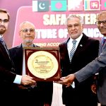 President SAFA, Md. Humayun Kabir with participants presenting souvenir to the Deputy Prime Minister and Foreign Minister Ishaq Dar during the SAFA International Future of Finance Summit 2026