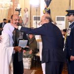 President Asif Ali Zardari confers Sitara-i-Shuja’at upon the family of Shaheed Liaqat Ali, a former Pakistan Railways employee who embraced martyrdom while foiling a suicide attack in Attock