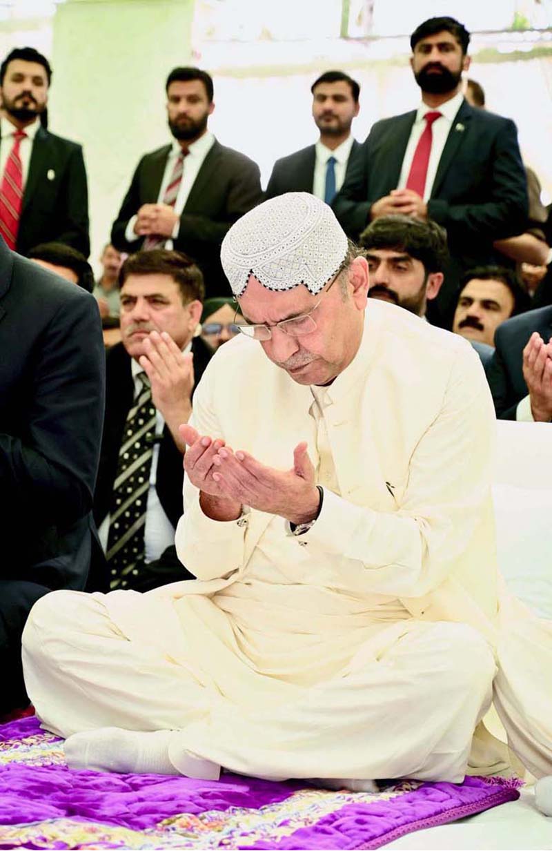 President Asif Ali Zardari offering dua after Eidul Azha prayer at Zardari House