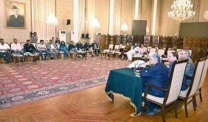 Senator Saleem Mandviwalla and Spokesperson to the President, Murtaza Solangi addressing a press conference at Aiwan-e-Sadr.