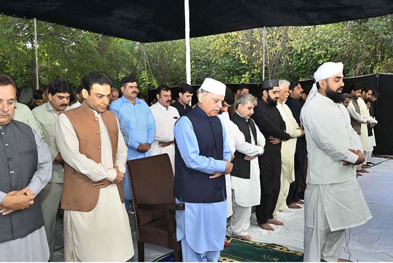 Prime Minister Muhammad Shehbaz Sharif offers Eidul Azha prayers