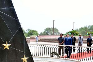 Azerbaijan’s Minister of Justice, Farid Ahmadov laying a floral wreath at Pakistan Monument to pay homage to the martyrs and national heroes of Pakistan