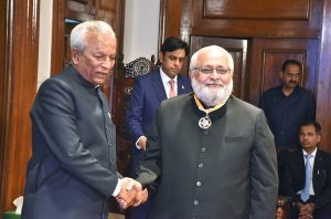 Sindh Governor Muhammad Nehal Hashimi awards the Hilal-e-Imtiaz to Sarosh Hashmat Lodhi at Governor House