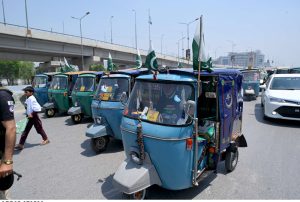 People show solidarity with Pakistani armed forces in front of the paramilitary FC headquarters, during the marking of the first commemoration of Marka-e-Haq.