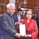 Sindh Governor, Syed Muhammad Nehal Hashmi awards the Hilal-e-Imtiaz to Engineer Rukhsana Zubairi at Governor House