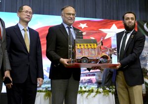 Minister for Planning, Development and Special Initiatives Ahsan Iqbal along with Federal Minister for Information and Broadcasting Attaullah Tarar presenting a shield of Pak-China friendship to Chinese Chargé d’Affaires Mr. Shi Yuanqiang during the Pakistan–China Cultural Evening at the Pakistan-China Friendship Center, marking 75 years of friendship, cultural harmony and strong bilateral ties.