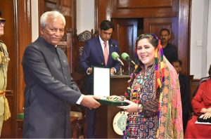 Sindh Governor, Syed Muhammad Nehal Hashmi confers Presidential Pride of Performance Award to Mukhtiar Naz Taj Mastani at Governor House