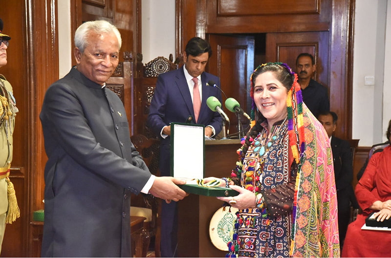 Sindh Governor, Syed Muhammad Nehal Hashmi confers Presidential Pride of Performance Award to Mukhtiar Naz Taj Mastani at Governor House
