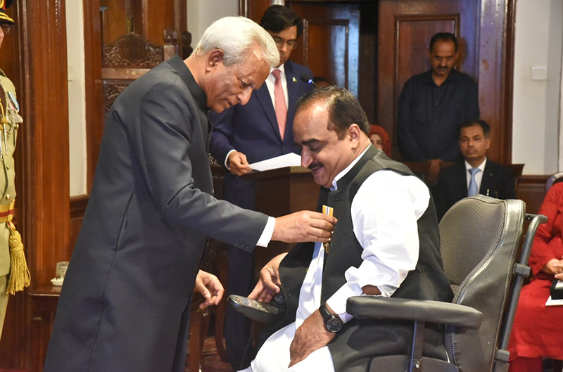 Sindh Governor, Syed Muhammad Nehal Hashmi confers civil award the Hilal-e-Imtiaz to Javed Raees at Governor House