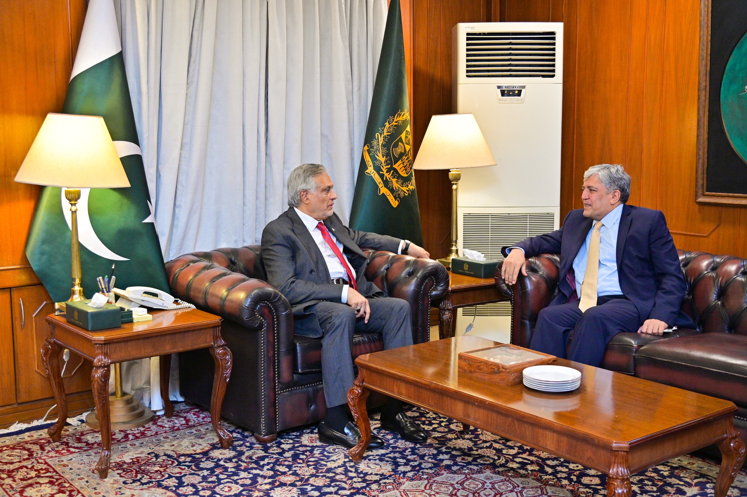 DPM Dar directs Pakistan's UAE envoy to boost expatriates' facilitation