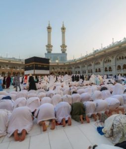 Grand Mosque echoes with Eid prayers as pilgrims celebrate in spiritual atmosphere