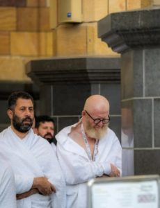 Grand Mosque echoes with Eid prayers as pilgrims celebrate in spiritual atmosphere