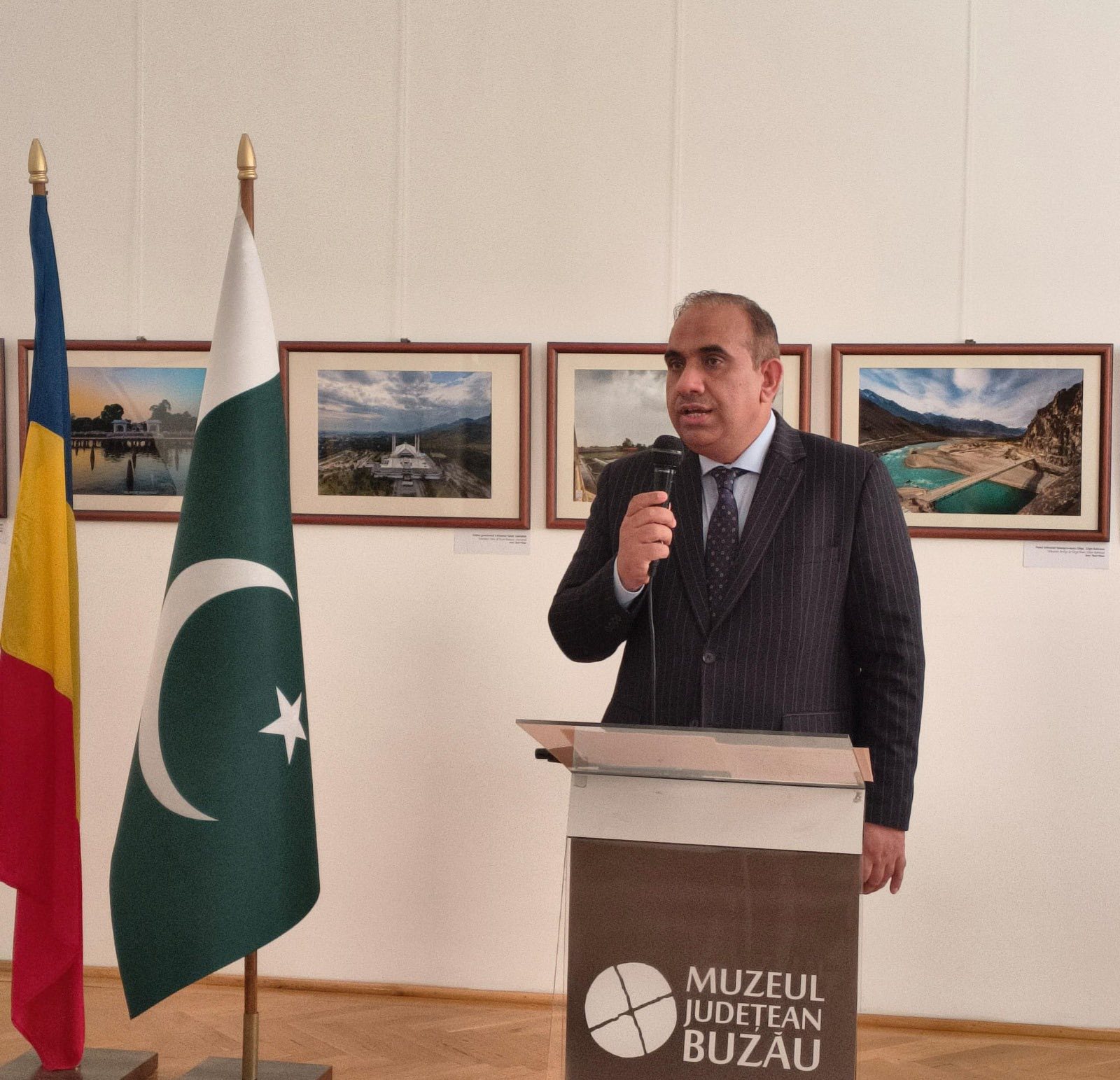 Pakistan’s vibrant heritage showcased at photo exhibition in Romania