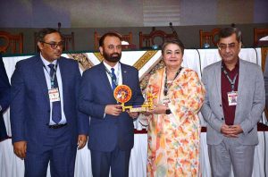 President Faisalabad Chamber of Commerce & Industry (FCCI) Farooq Yousaf Sheikh presents a souvenir to Vice Chancellor GCWUF Prof. Dr. Kanwal Ameen during the First International Conference on Recycling held at local hotel.