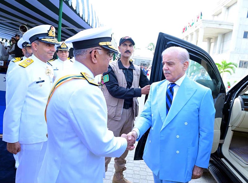 Chief of Naval Staff Admiral Naveed Ashraf receives Prime Minister Muhammad Shehbaz Sharif upon arrival at Pakistan Naval Academy, PNS Rahbar