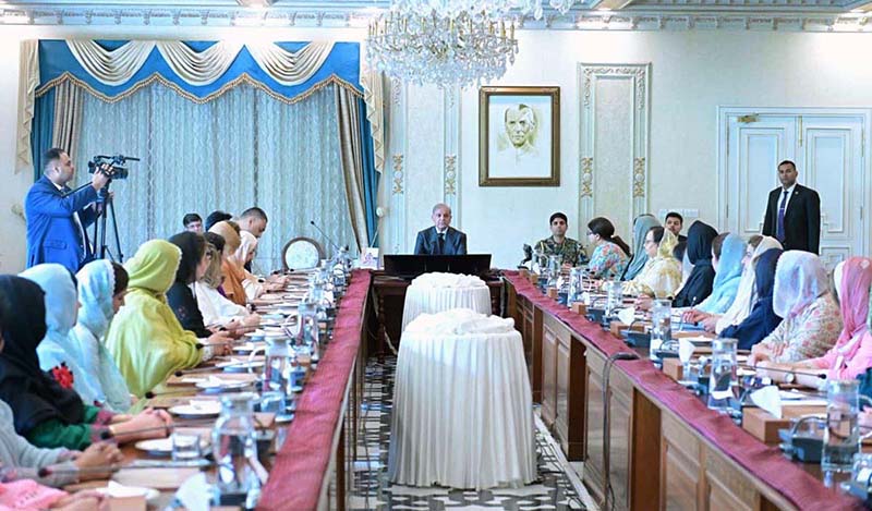Women parliamentarians of PML (N) met Prime Minister Muhammad Shehbaz Sharif
