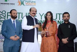 Students receives award to Chairman Prime Minister’s (PM) Youth Program Rana Mashhood Ahmed Khan during his visit to Riphah International College Lasani Pulli Sargodha Road for addressing the “Future Youth Leaders Conference”