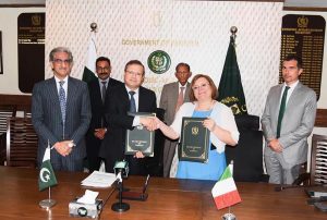 Secretary, Ministry of Economic Affairs, Muhammad Humair Karim, and the Italian Ambassador to Pakistan, H.E. Marilina Armellin, sign a EUR 20 million concessional loan agreement.