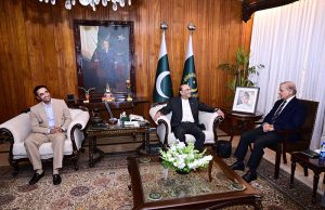 President Asif Ali Zardari in a meeting with Prime Minister Muhammad Shehbaz Sharif, members of the federal cabinet and parliamentarians at Aiwan-e-Sadr. Chairman Pakistan Peoples Party Bilawal Bhutto Zardari and Prime Minister of Azad Jammu & Kashmir Raja Faisal Mumtaz Rathore are also present.