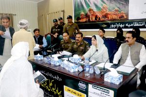 Chairperson of the Chief Minister’s Complaints Cell Saima Farooq listens to public complaints during an open court session in Bahawalpur. Commissioner Bahawalpur Irfan Ali Kathia, Regional Police Officer Ghazi Muhammad Salahuddin, and other administrative officers also present