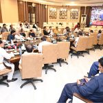 Exporters and journalists listen to Finance Minister Muhammad Aurangzeb’s budget speech for FY2026–27 at Shafi Hall of the Chamber of Commerce