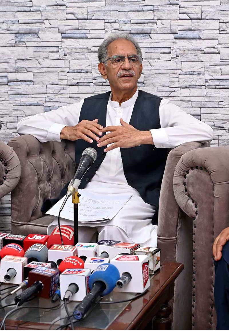 Special Assistant to the Chief Minister of Sindh and President Larkana Chamber of Commerce Khair Muhammad Shaikh addressing a press conference at Press Club