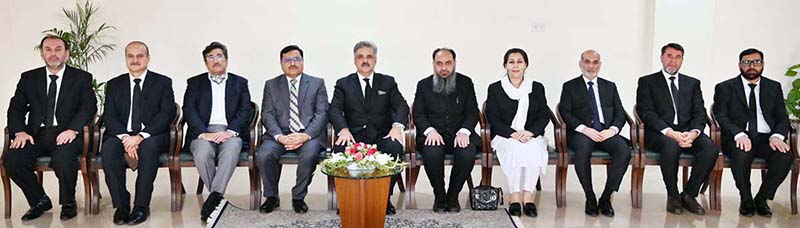 The Hon'ble Chief Justice of Pakistan, Mr. Justice Yahya Afridi, in a group photo with the Registrar of the Peshawar High Court (PHC) and various District & Sessions Judges of Khyber Pakhtunkhwa during their visit to the Public Facilitation Center at the Supreme Court of Pakistan
