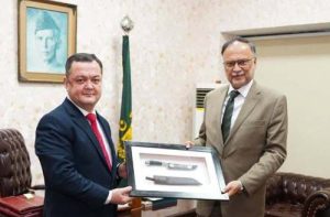 Uzbek Ambassador, meets Planning, minister to strengthening bilateral cooperation economy
