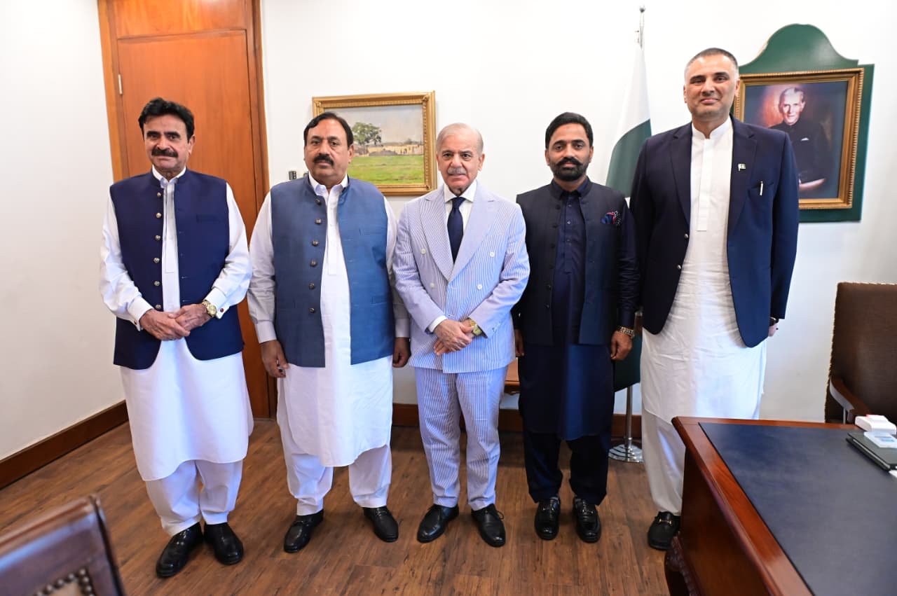 Parliamentarians laud PM for his successful global peace efforts