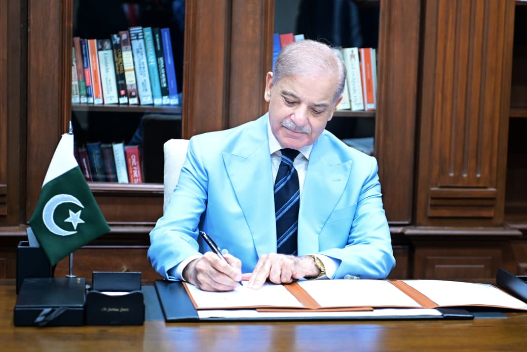 PM Shehbaz signs historic US-Iran 'Islamabad MoU' as mediator