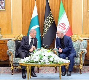 Prime Minister Muhammad Shehbaz Sharif along with high level Pakistani delegation arrives in Tehran. Interior Minister of Iran Eskandar Momeni receives Prime Minister upon his arrival.