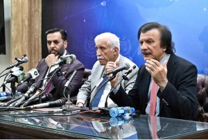 Federal Minister for Board or Investment, Qaiser Ahmed Sheikh, Federal Minister for NHSR&C, Syed Mustafa Kamal and SAPM for Industries and Production Haroon Akhtar Khan addressing a press conference regarding Pak-China B2B Investment Conference at Press Information Department Media Center.