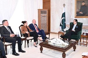 Acting President Syed Yousuf Raza Gilani meeting Dr. Gordan Grlić Radman, Minister for Foreign and European Affairs of the Republic of Croatia at Aiwan-e-Sadr.