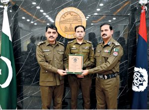 Regional Police Officer Bahawalpur Ghazi Muhammad Salahuddin addressing a farewell ceremony in honor of transferred Police officers