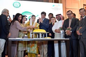 First Lady of Pakistan, Aseefa Bhutto Zardari cuts a ceremonial cake during the Mango Diplomacy Festival 2026 Sindh. Chief Minister Syed Murad Ali Shah along with diplomats also present on the occasion organised by the Foreign Affairs Liaison office (FALO) at a local hotel.